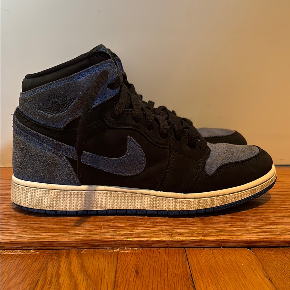 Air Jordan 1 retro high OG in black and royal blue